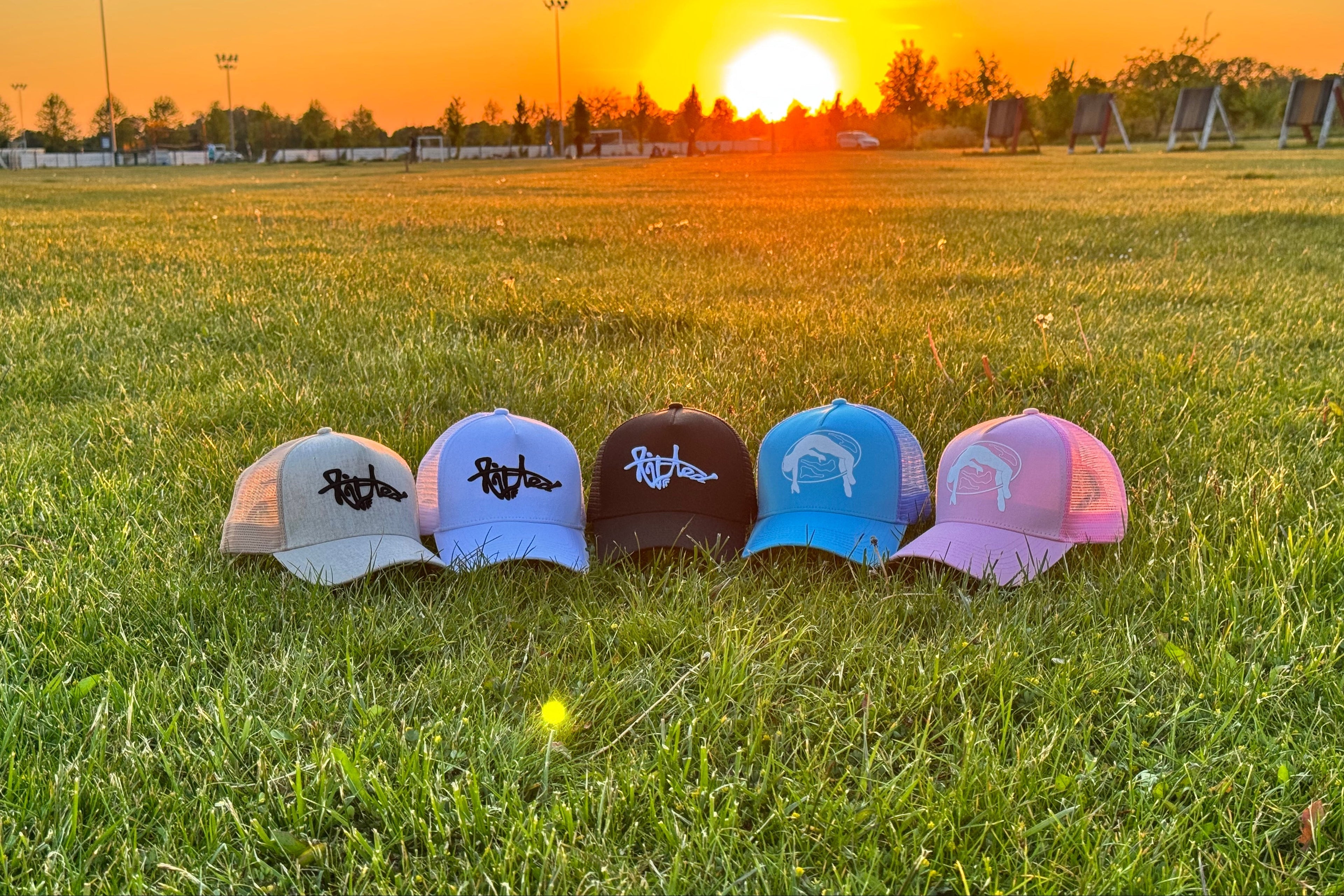 Caps