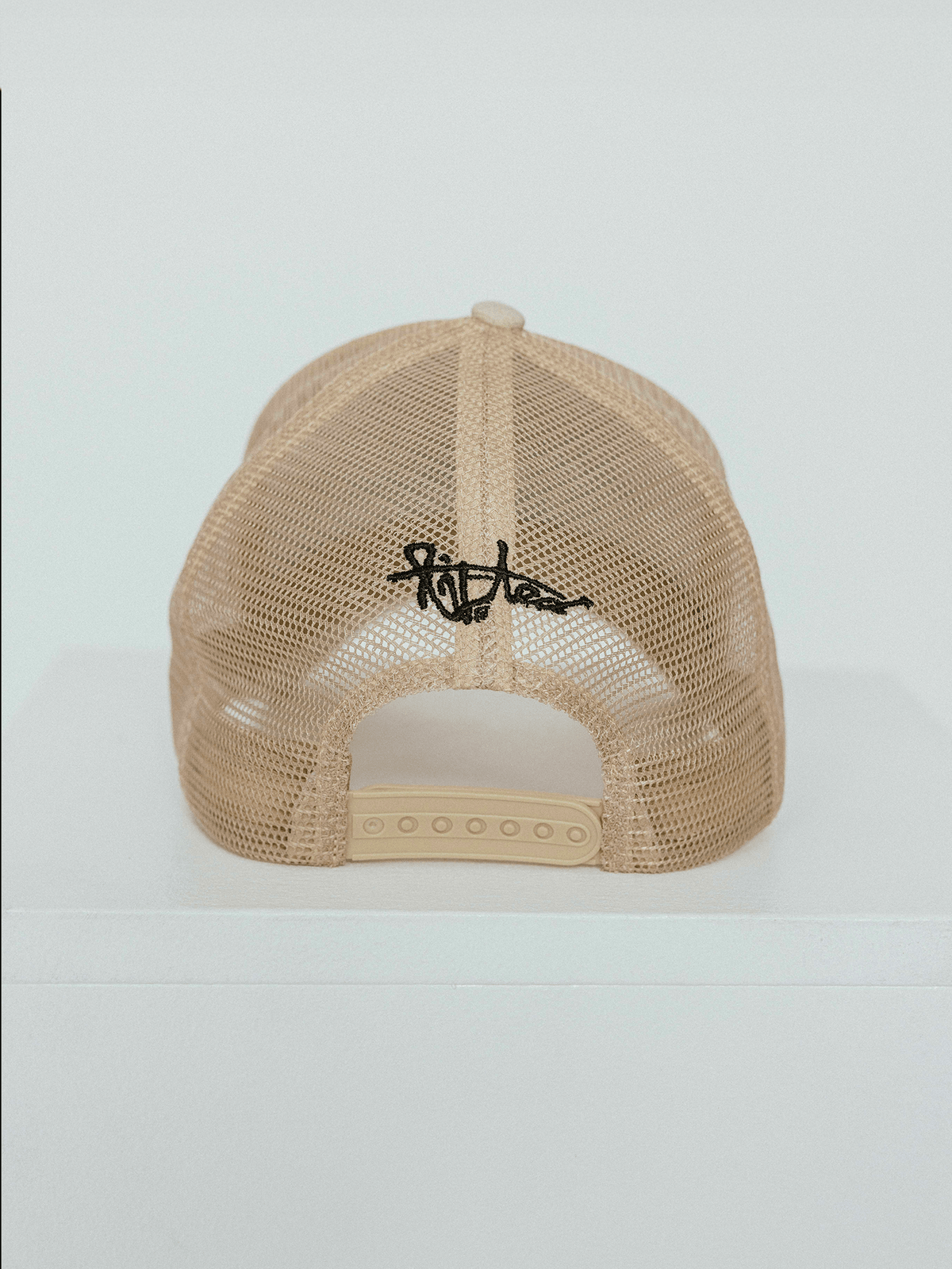 Lifted Hemp Cap detail shot, hemp cap with 3D embroidered logo